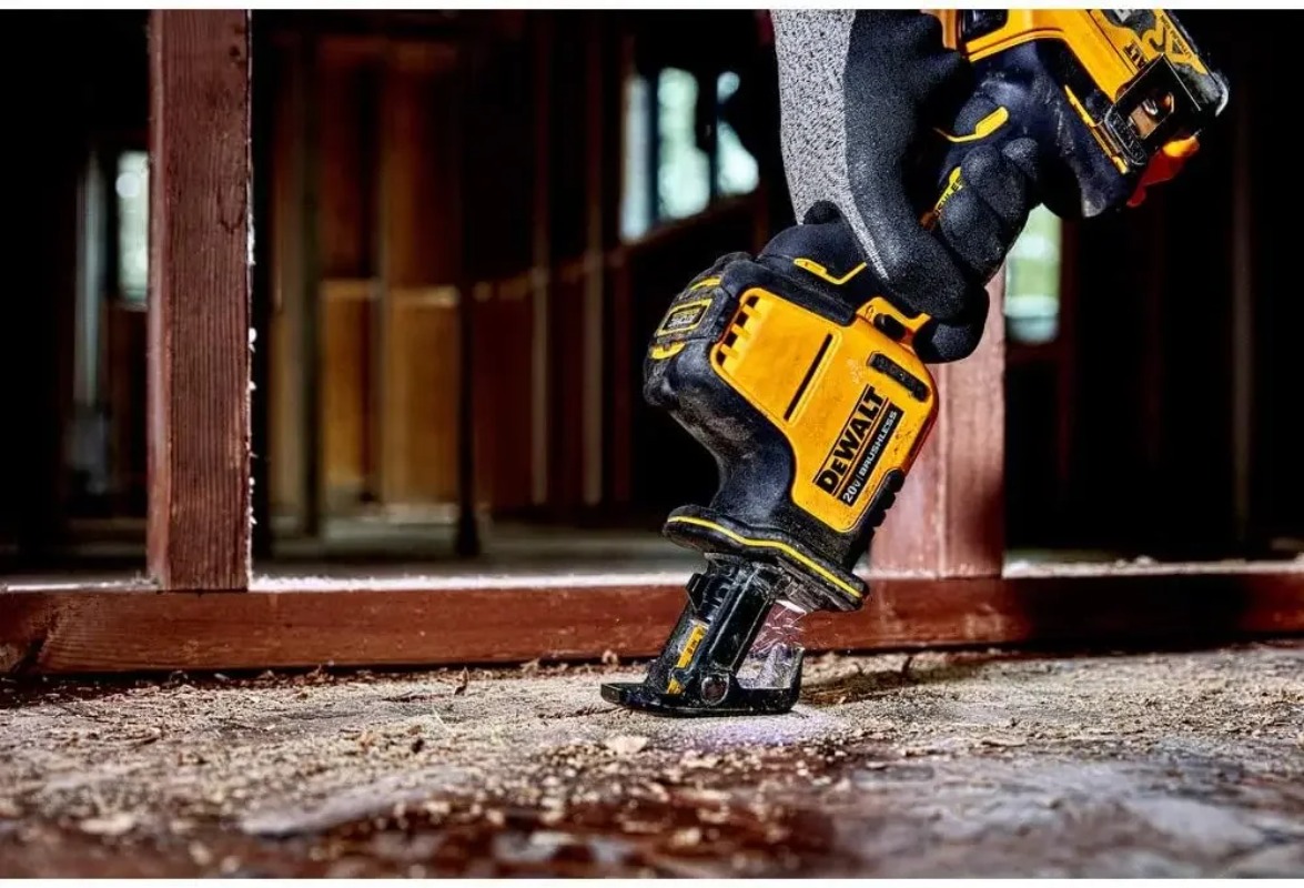 DEWALT DCS369 20V MAX* Recipro - Reciprocating Saw Cordless ulasan dan harga